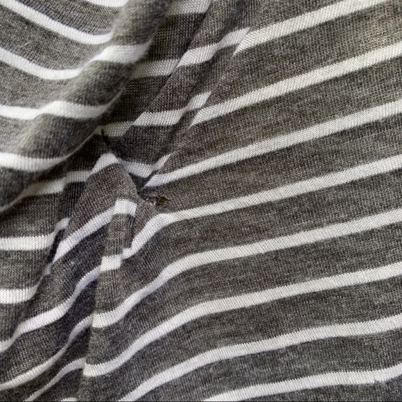 Mystree Sleeveless twist front cowl neck top
Size: Small Gray & white stripes - Picture 4 of 4
